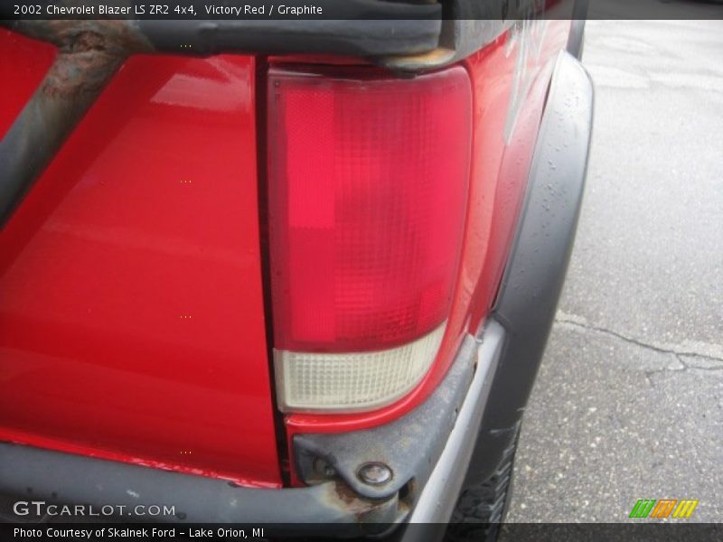 Victory Red / Graphite 2002 Chevrolet Blazer LS ZR2 4x4