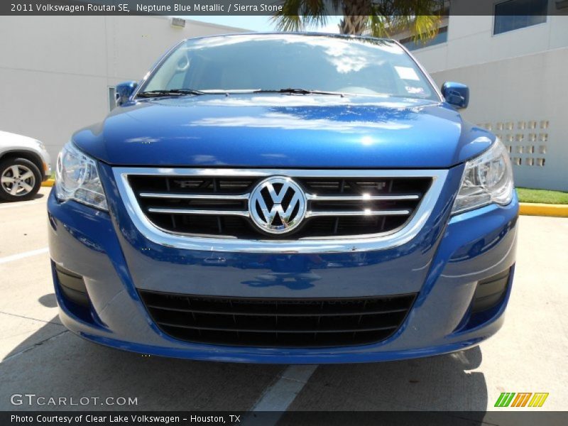 Neptune Blue Metallic / Sierra Stone 2011 Volkswagen Routan SE