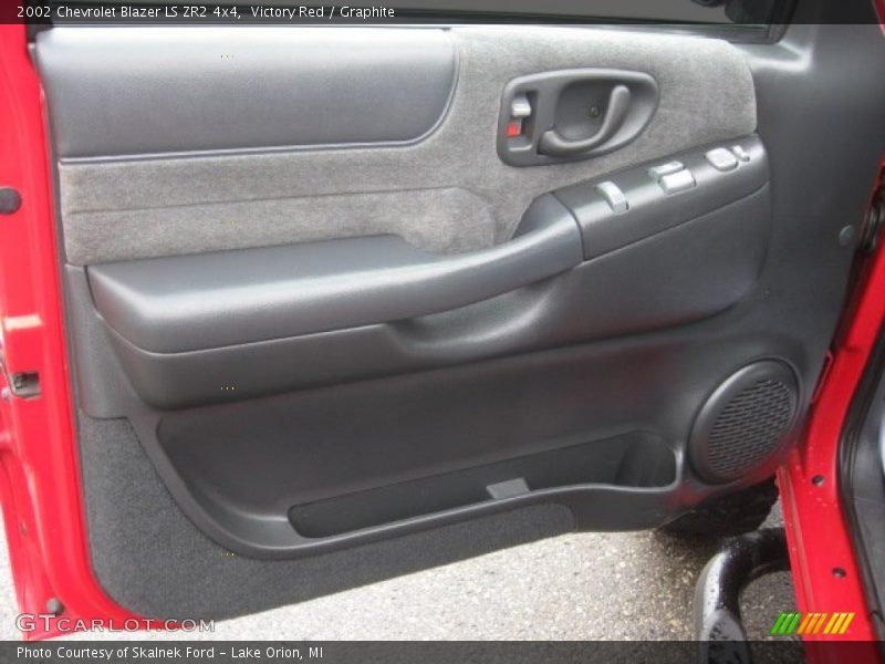 Victory Red / Graphite 2002 Chevrolet Blazer LS ZR2 4x4