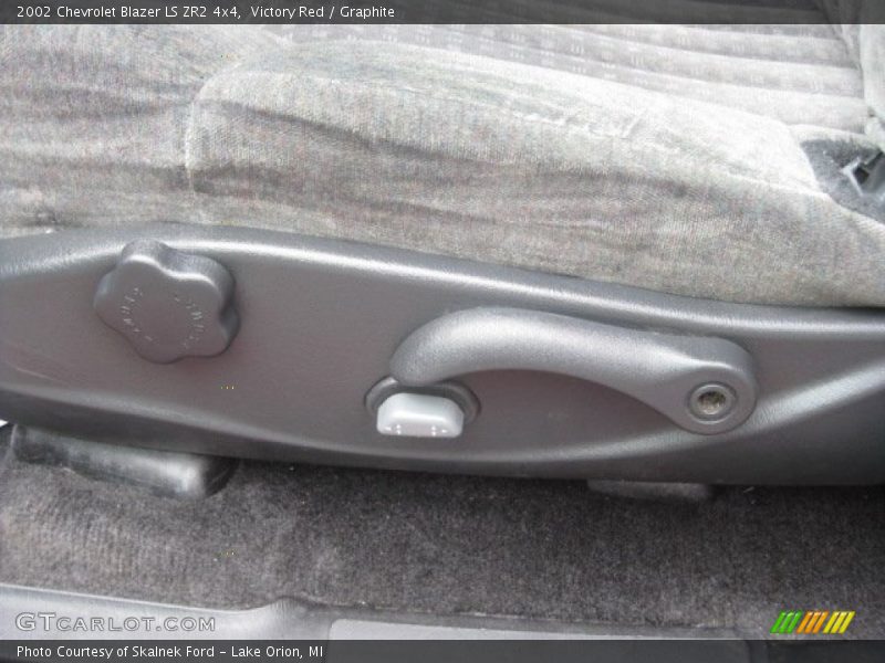 Victory Red / Graphite 2002 Chevrolet Blazer LS ZR2 4x4