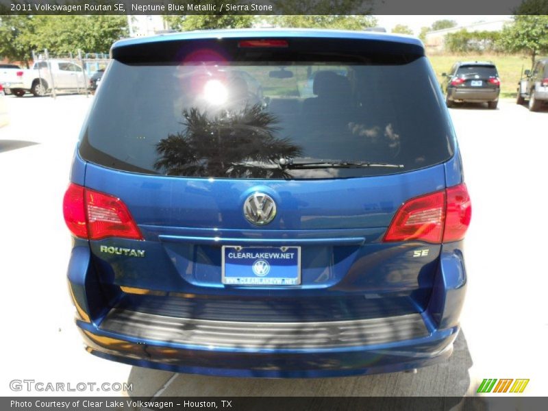 Neptune Blue Metallic / Sierra Stone 2011 Volkswagen Routan SE