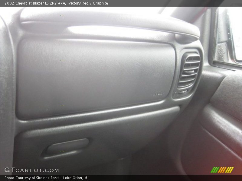 Victory Red / Graphite 2002 Chevrolet Blazer LS ZR2 4x4