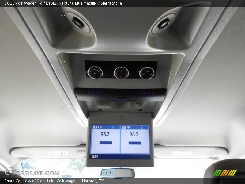 Neptune Blue Metallic / Sierra Stone 2011 Volkswagen Routan SE