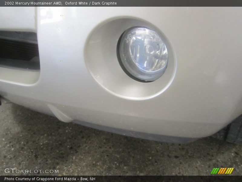 Oxford White / Dark Graphite 2002 Mercury Mountaineer AWD