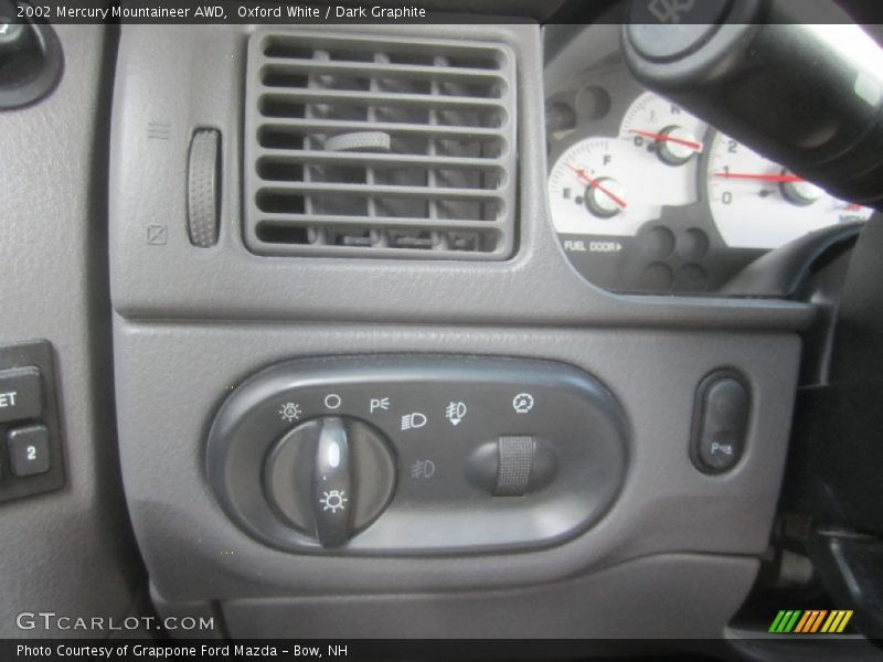 Oxford White / Dark Graphite 2002 Mercury Mountaineer AWD