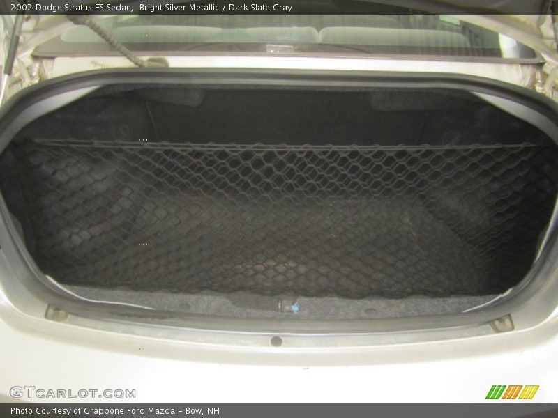  2002 Stratus ES Sedan Trunk