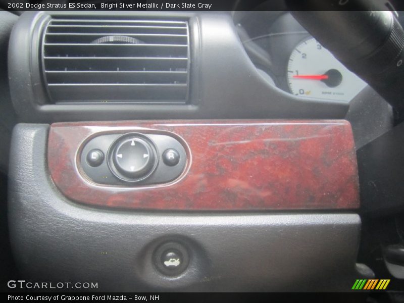 Bright Silver Metallic / Dark Slate Gray 2002 Dodge Stratus ES Sedan