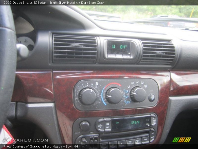 Bright Silver Metallic / Dark Slate Gray 2002 Dodge Stratus ES Sedan