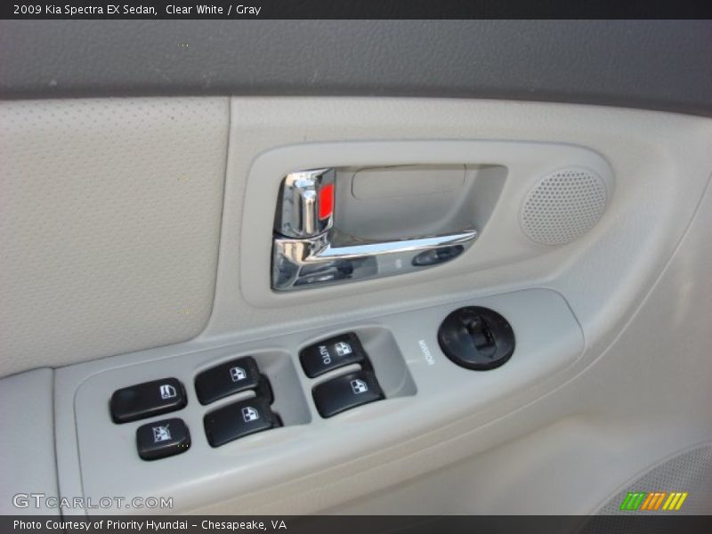 Clear White / Gray 2009 Kia Spectra EX Sedan