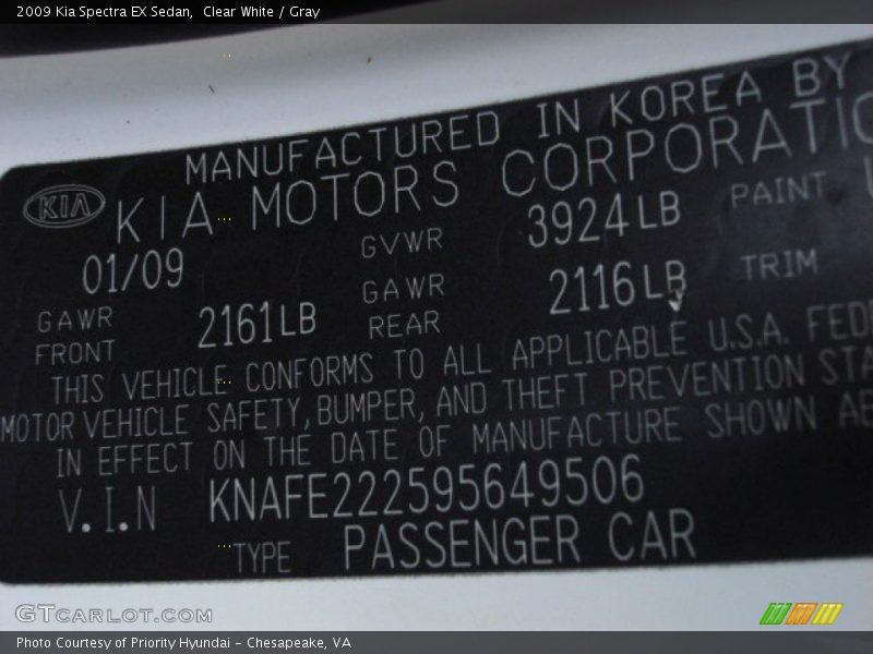 Clear White / Gray 2009 Kia Spectra EX Sedan