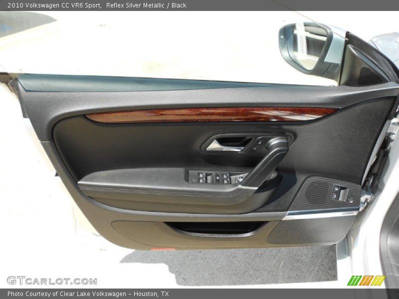 Door Panel of 2010 CC VR6 Sport