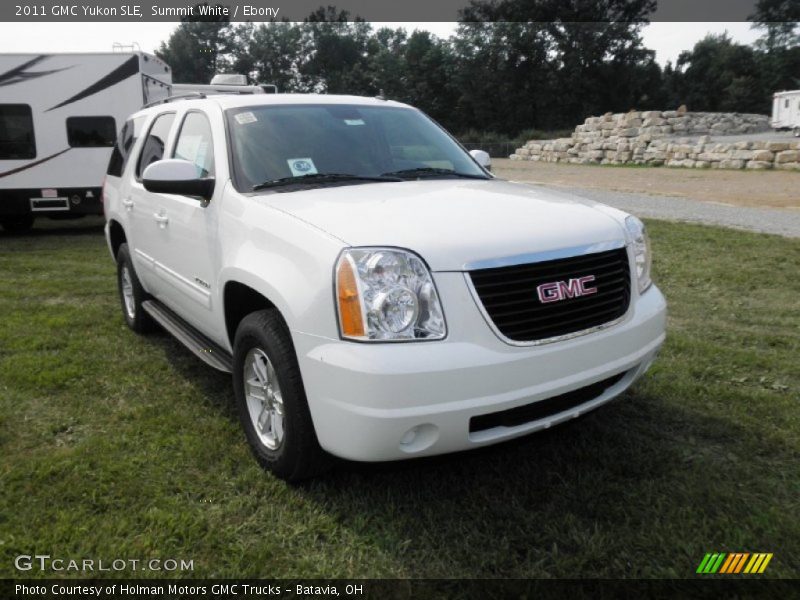 Summit White / Ebony 2011 GMC Yukon SLE