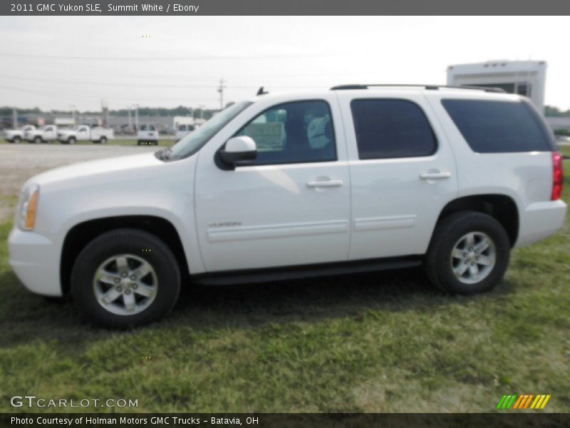 Summit White / Ebony 2011 GMC Yukon SLE