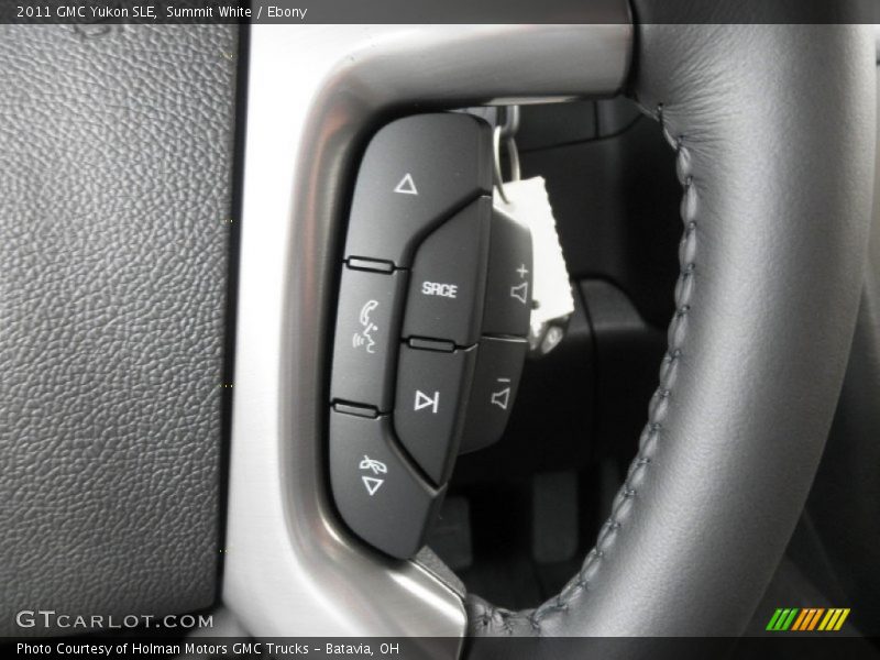 Summit White / Ebony 2011 GMC Yukon SLE