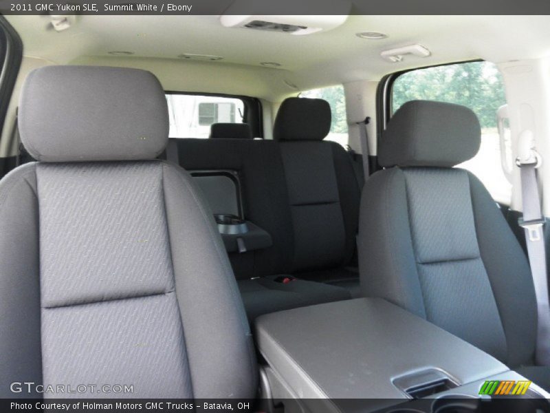 Summit White / Ebony 2011 GMC Yukon SLE