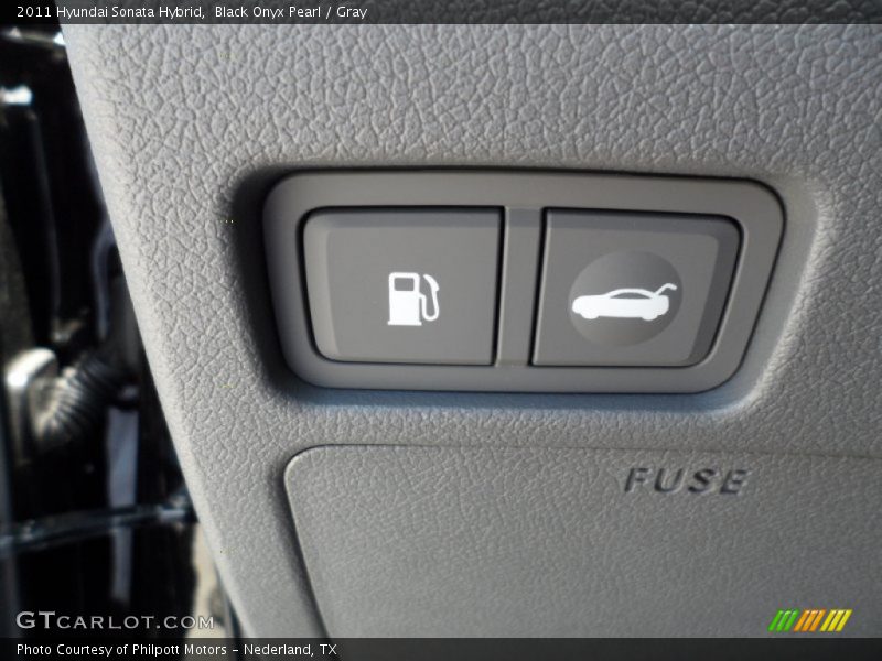 Controls of 2011 Sonata Hybrid