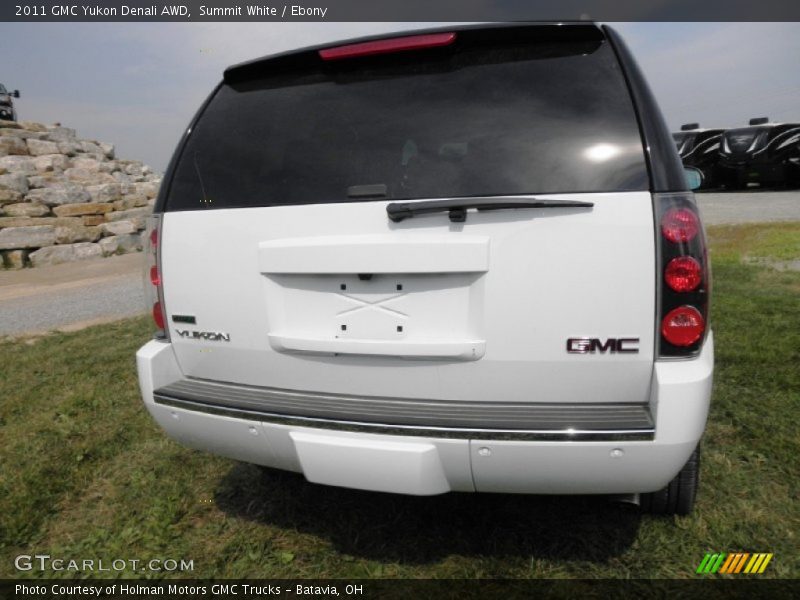 Summit White / Ebony 2011 GMC Yukon Denali AWD