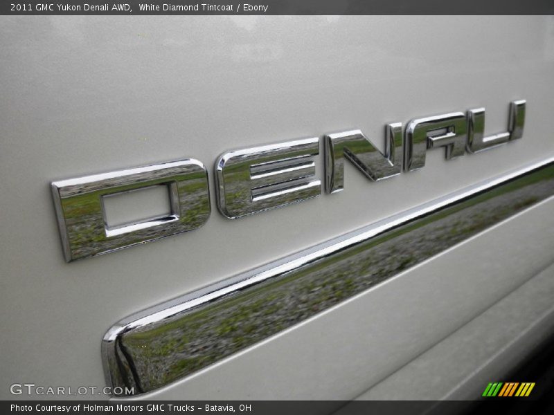 White Diamond Tintcoat / Ebony 2011 GMC Yukon Denali AWD