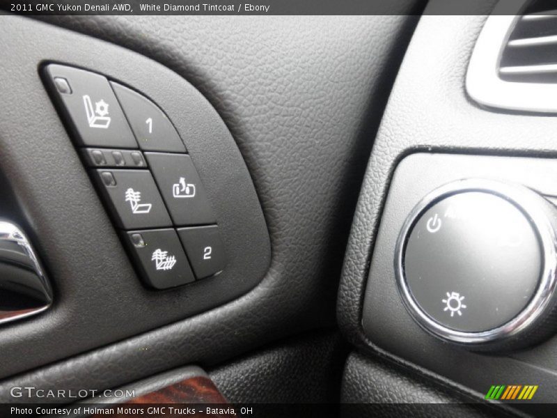White Diamond Tintcoat / Ebony 2011 GMC Yukon Denali AWD