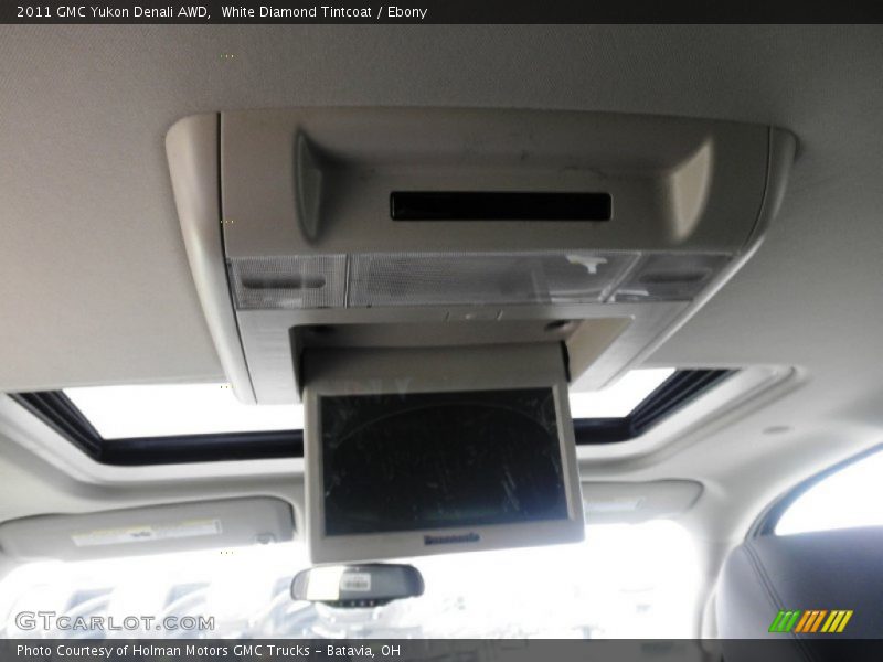 White Diamond Tintcoat / Ebony 2011 GMC Yukon Denali AWD