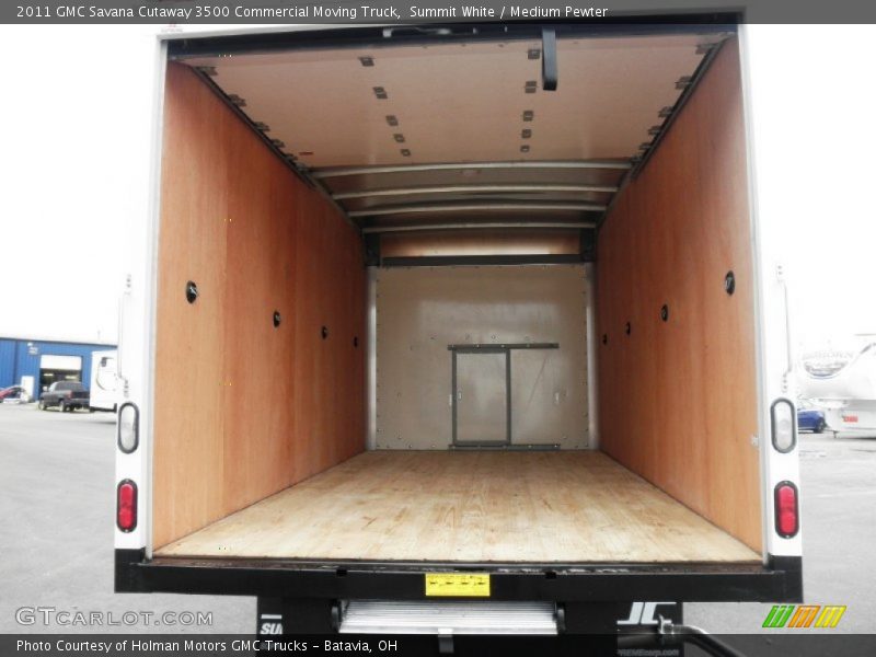  2011 Savana Cutaway 3500 Commercial Moving Truck Trunk