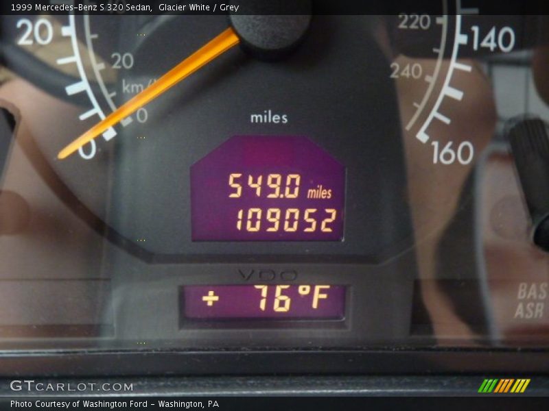 Glacier White / Grey 1999 Mercedes-Benz S 320 Sedan