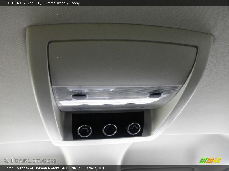 Summit White / Ebony 2011 GMC Yukon SLE