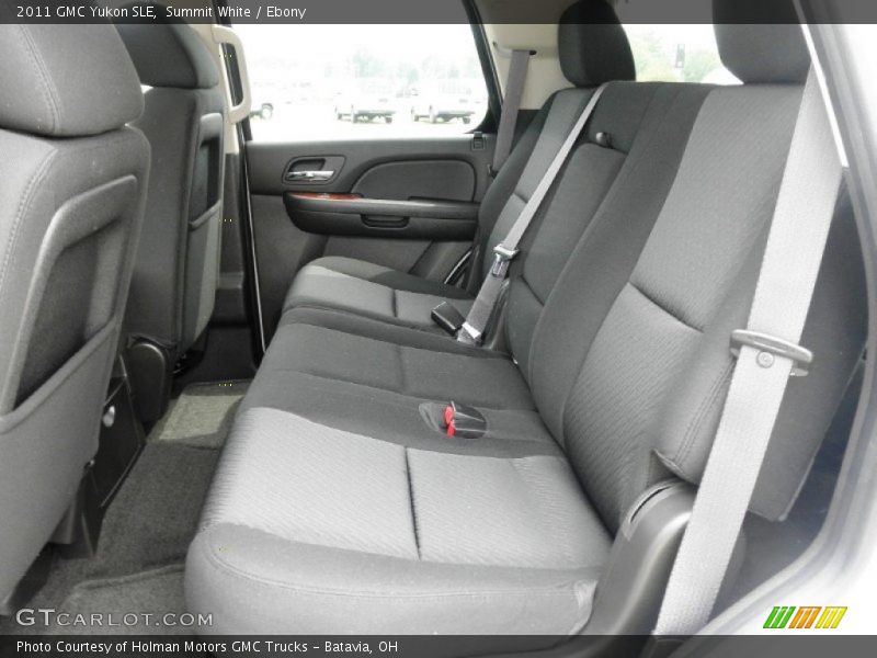 Summit White / Ebony 2011 GMC Yukon SLE