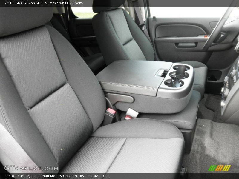 Summit White / Ebony 2011 GMC Yukon SLE