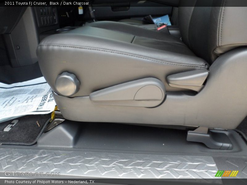 Black / Dark Charcoal 2011 Toyota FJ Cruiser