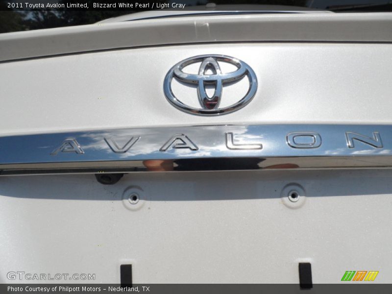Blizzard White Pearl / Light Gray 2011 Toyota Avalon Limited