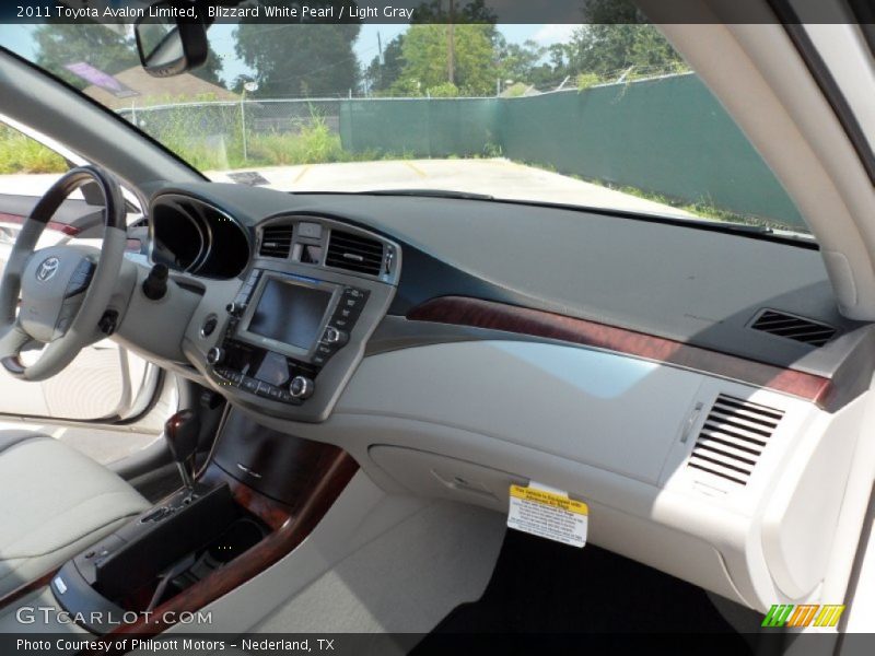 Blizzard White Pearl / Light Gray 2011 Toyota Avalon Limited