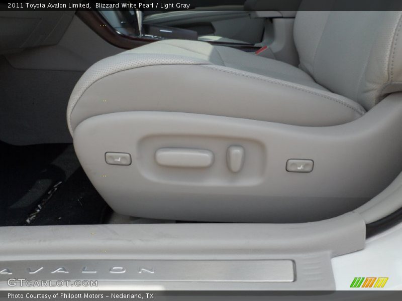 Blizzard White Pearl / Light Gray 2011 Toyota Avalon Limited