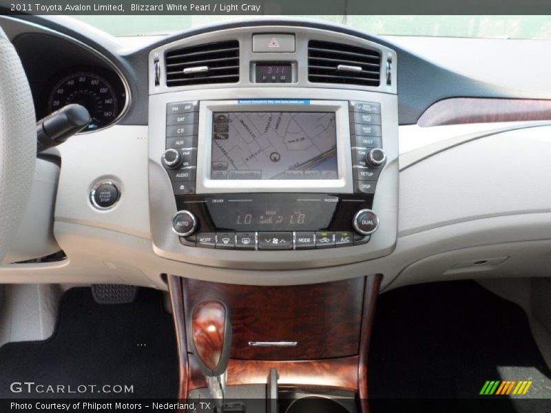 Blizzard White Pearl / Light Gray 2011 Toyota Avalon Limited
