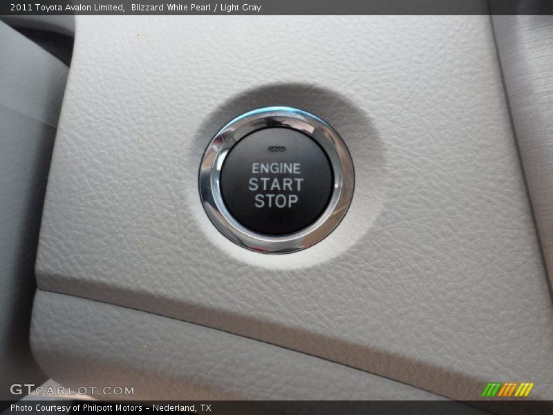 Blizzard White Pearl / Light Gray 2011 Toyota Avalon Limited