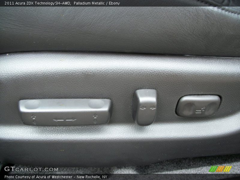 Controls of 2011 ZDX Technology SH-AWD