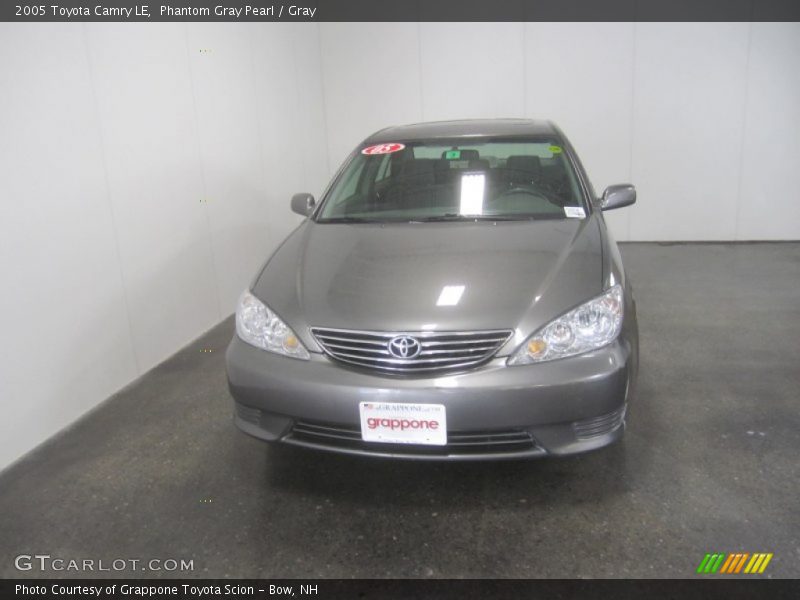 Phantom Gray Pearl / Gray 2005 Toyota Camry LE