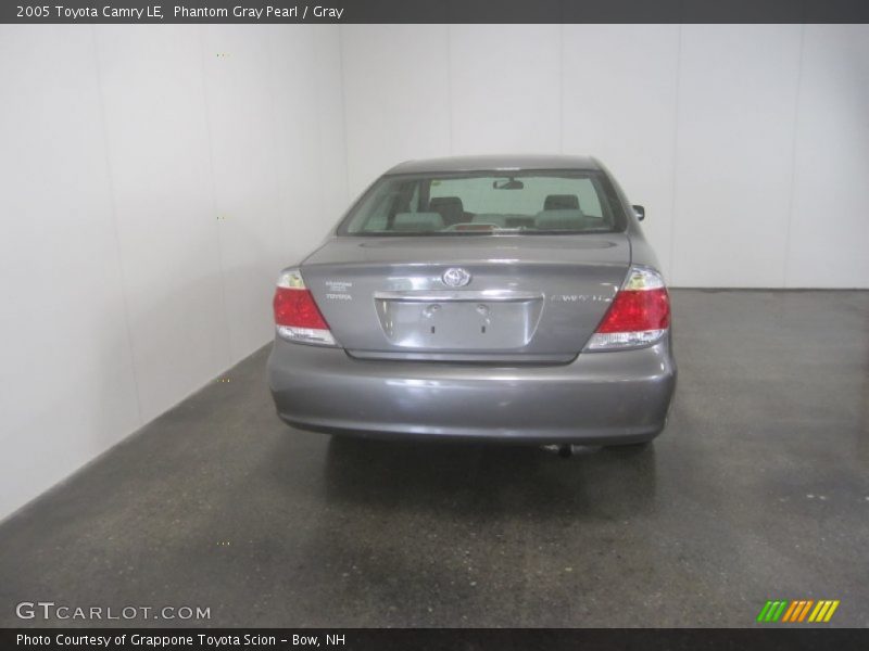 Phantom Gray Pearl / Gray 2005 Toyota Camry LE