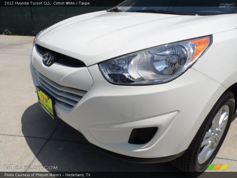 Cotton White / Taupe 2012 Hyundai Tucson GLS