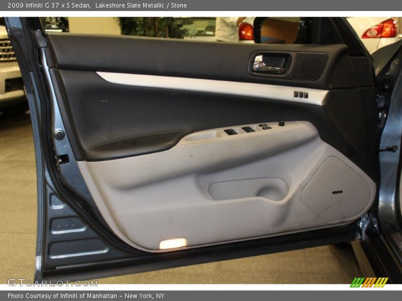 Door Panel of 2009 G 37 x S Sedan