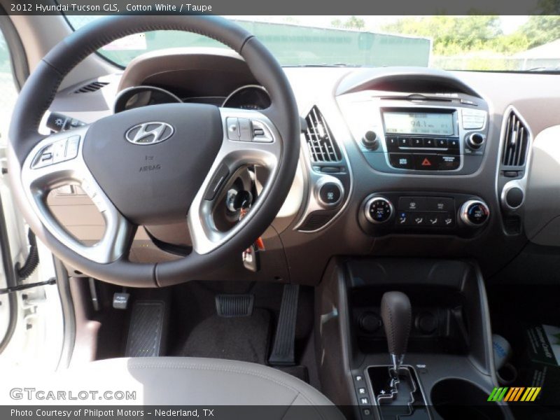 Dashboard of 2012 Tucson GLS