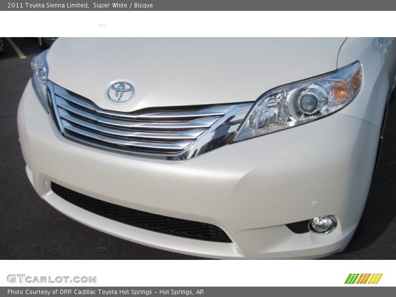 Super White / Bisque 2011 Toyota Sienna Limited