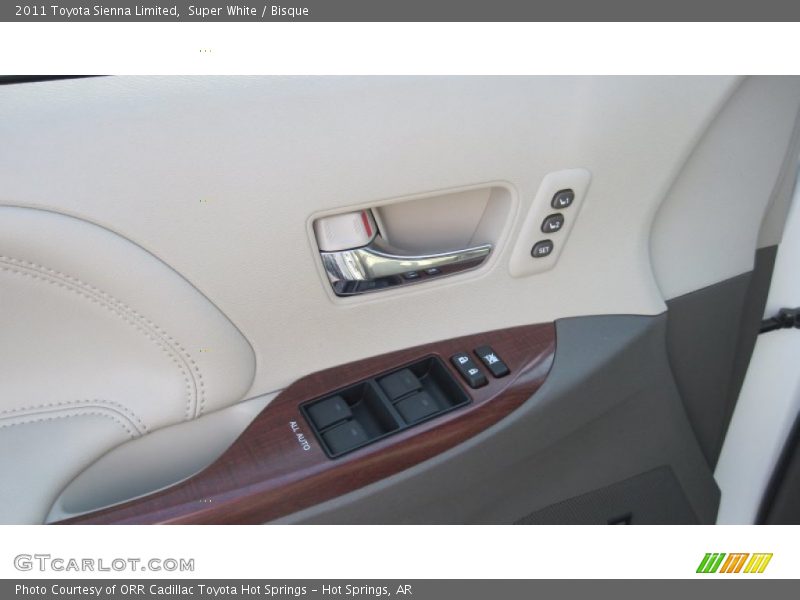 Super White / Bisque 2011 Toyota Sienna Limited