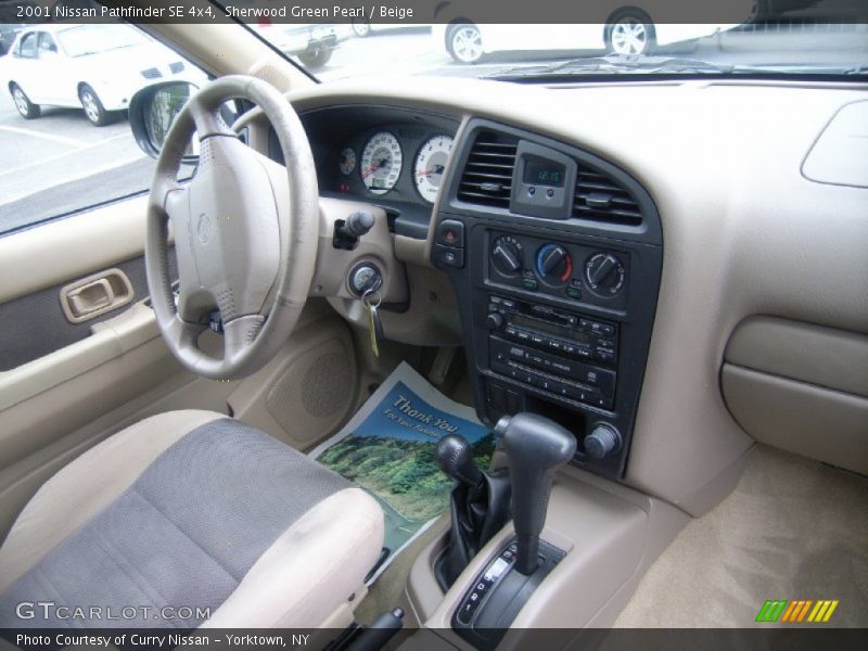Sherwood Green Pearl / Beige 2001 Nissan Pathfinder SE 4x4