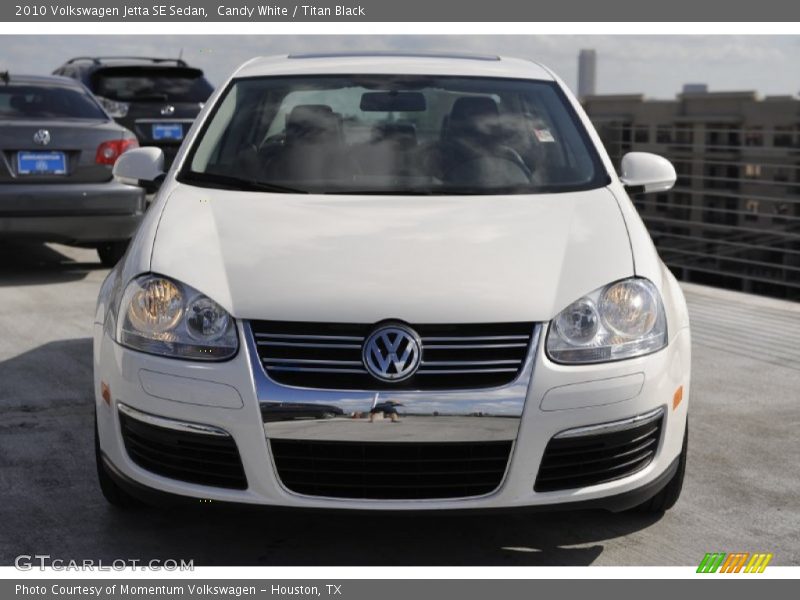 Candy White / Titan Black 2010 Volkswagen Jetta SE Sedan