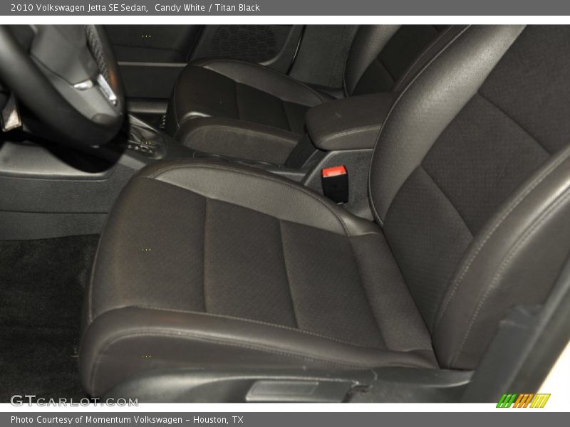 Candy White / Titan Black 2010 Volkswagen Jetta SE Sedan