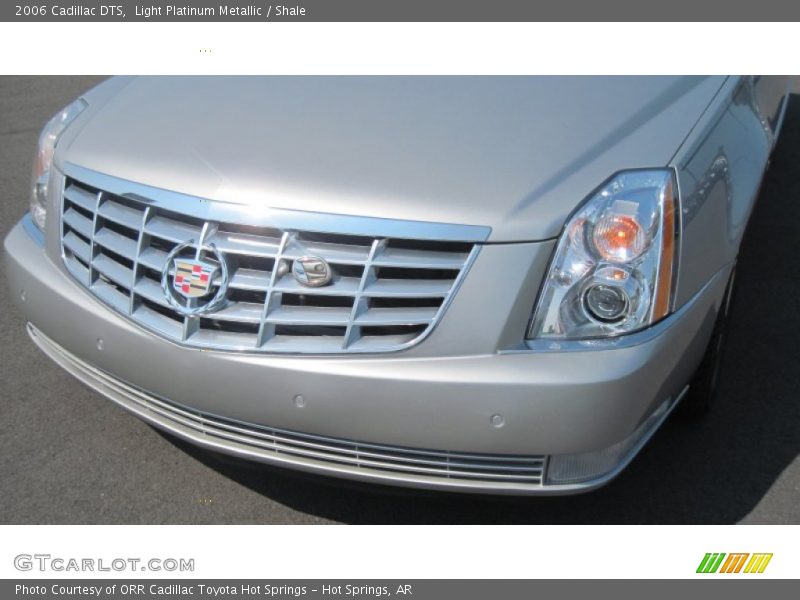 Light Platinum Metallic / Shale 2006 Cadillac DTS