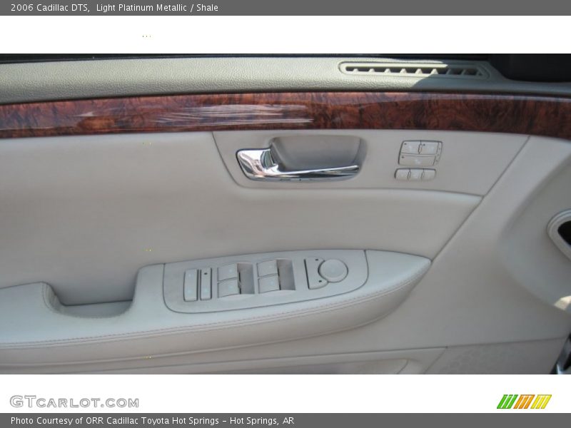 Light Platinum Metallic / Shale 2006 Cadillac DTS