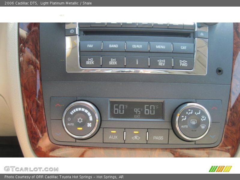 Light Platinum Metallic / Shale 2006 Cadillac DTS