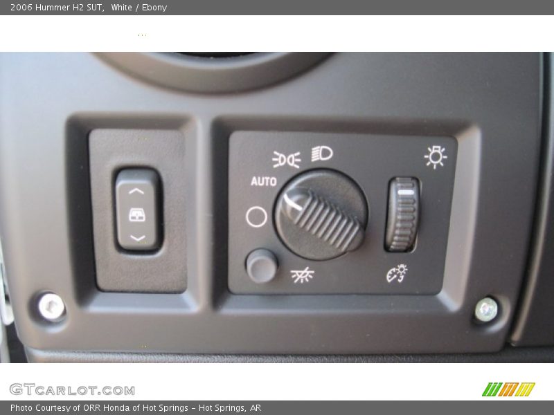 White / Ebony 2006 Hummer H2 SUT